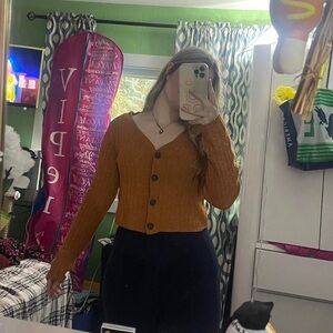 Brown cropped sweater/cardigan